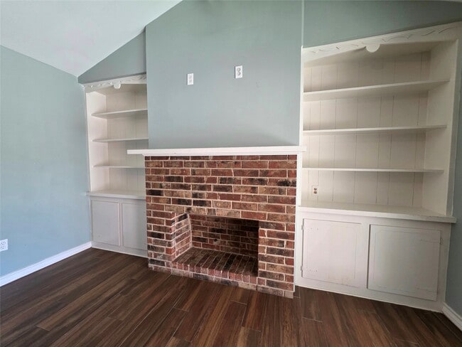 Building Photo - 3227 Dalview St