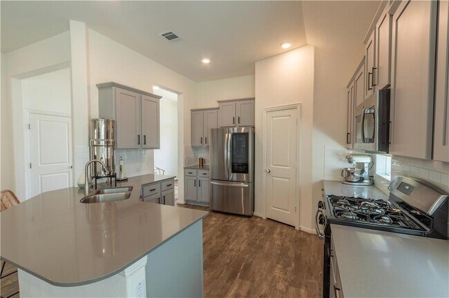 Building Photo - 104 Cascia Cir