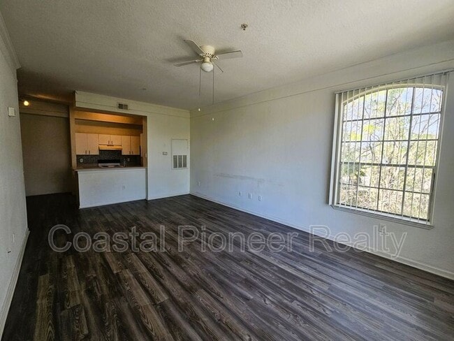 Building Photo - 17112 Carrington Park Dr