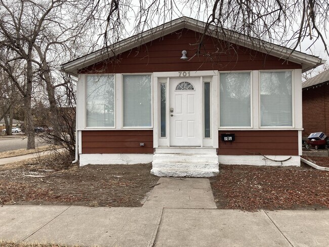 Building Photo - 701 W 24th St