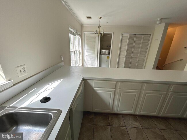 Building Photo - 10458 Damascus Park Ln