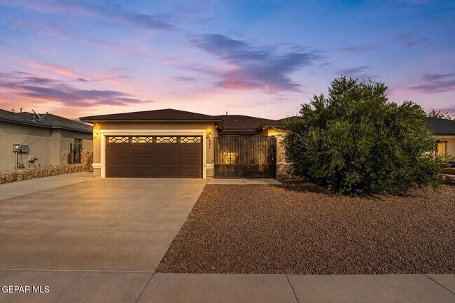 Building Photo - 641 Bariloche Dr