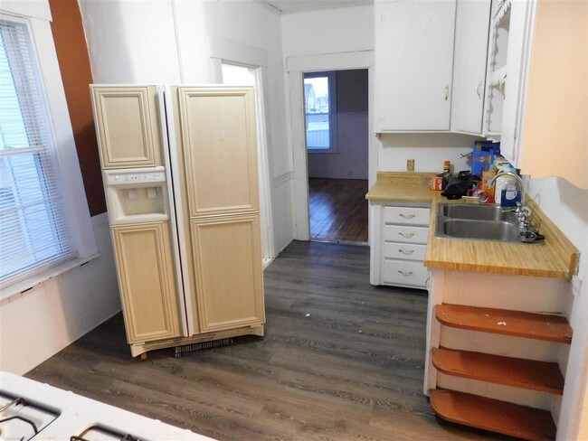 Building Photo - 54 Appleton St