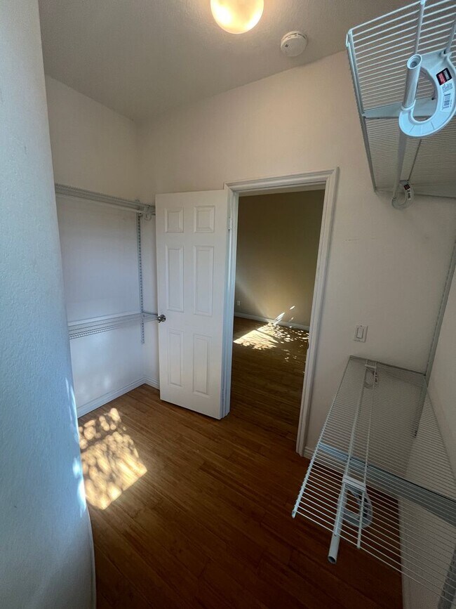 Building Photo - Elegant 5-Bedroom Carmel Valley Home with ...