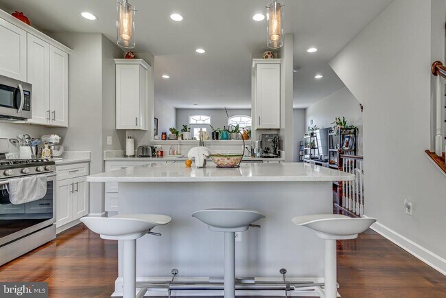 Building Photo - 742 Collington Ct