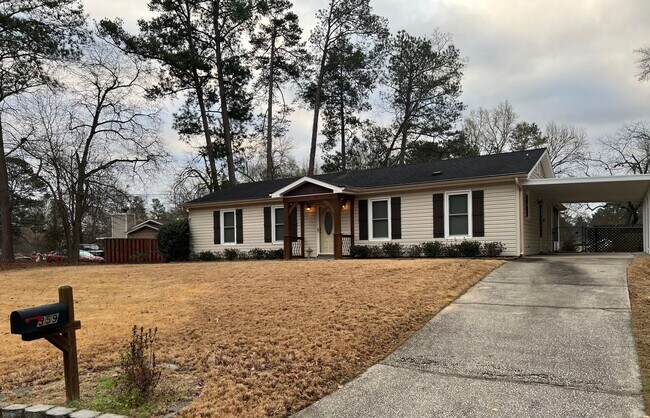 Building Photo - **COMING SOON** in Merrymont subdivision