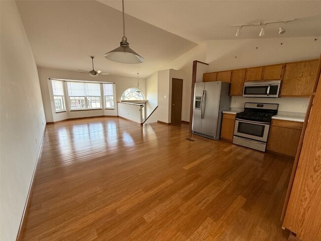 Building Photo - 3056 Valley Oaks Dr