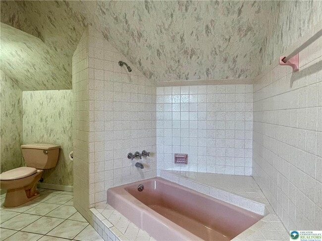 Building Photo - 1331 Armstrong Rd