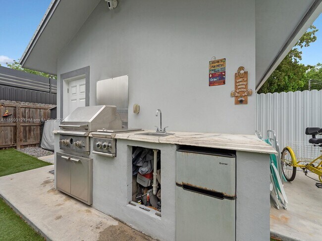 Building Photo - 42 Bonefish Ave