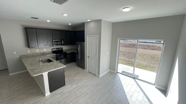 Building Photo - Stunning 3 Bedroom, 2 Bath Home in Palm Bay!