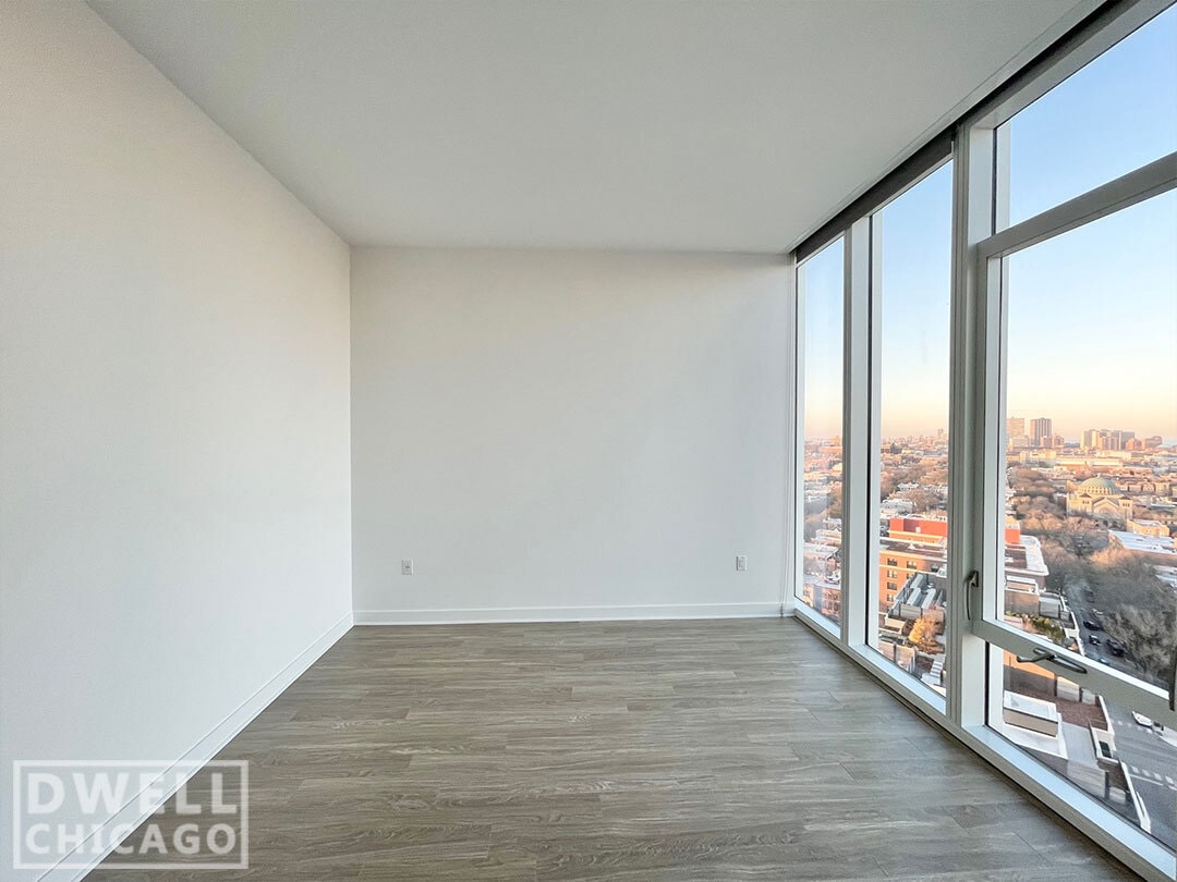 Building Photo - 2337 N Lincoln Ave