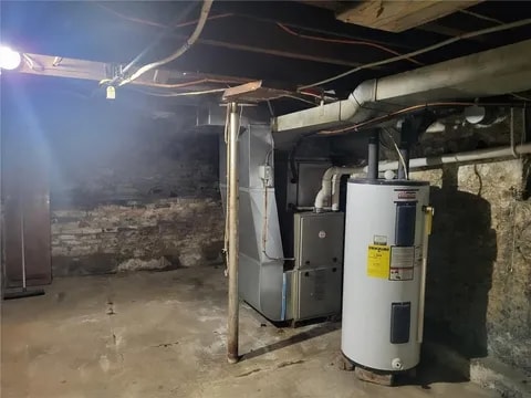 Building Photo - 313 E 2nd St