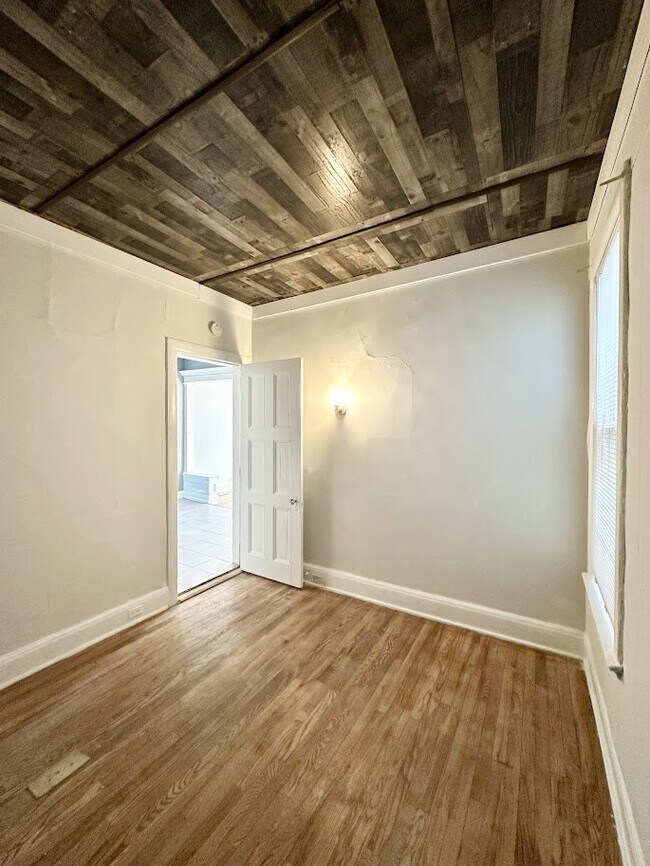 Building Photo - 130 5th Ave