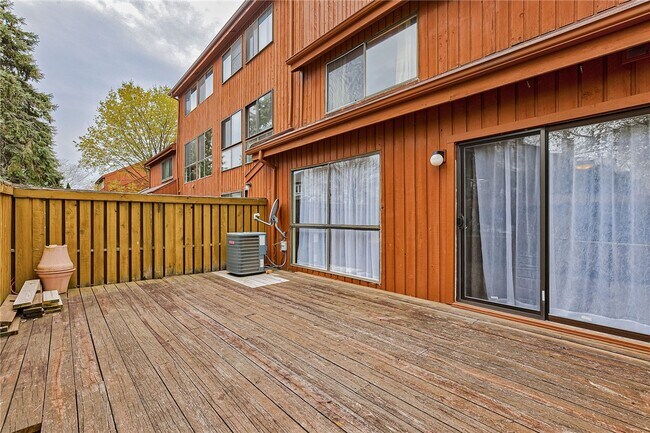 Building Photo - 79 Wintergreen Way