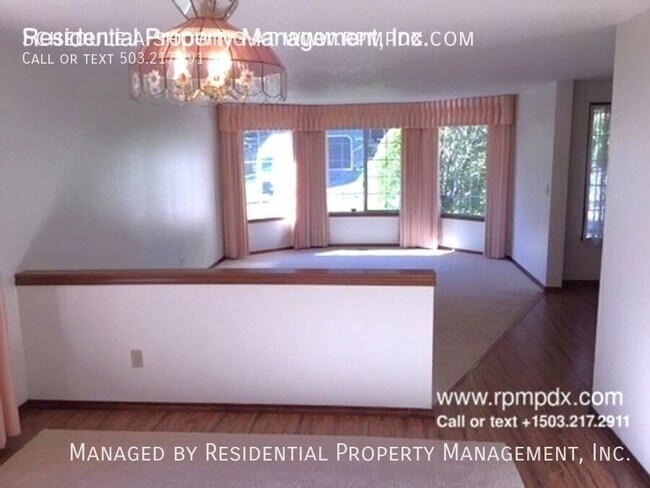 Building Photo - 7950 SW 135th Ave
