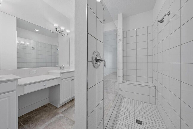 Building Photo - 12959 Alton Rd