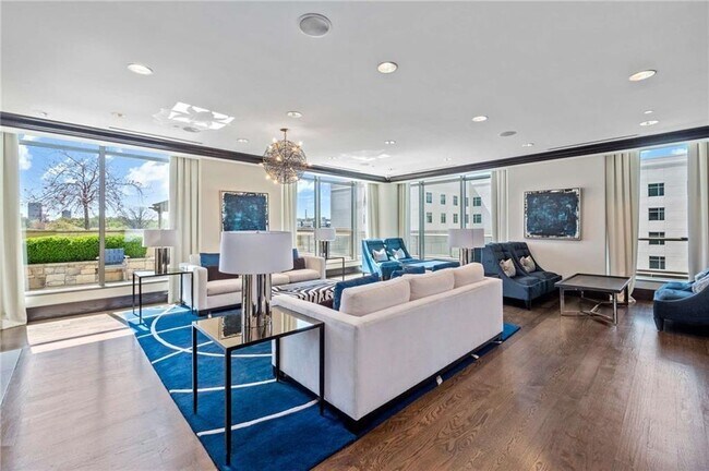 Primary Photo - 270 17th St NW