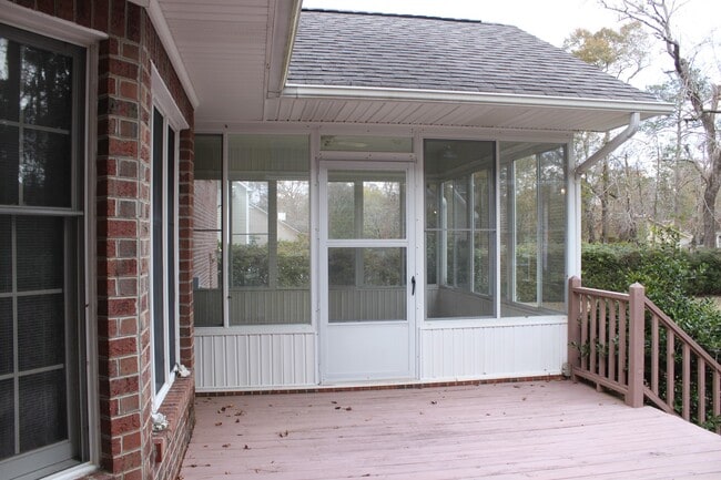 Building Photo - 916 Dorset Way