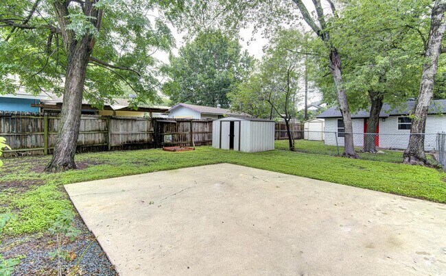 Building Photo - 1711 Brentwood St