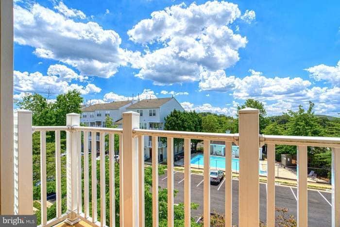 Balcony/Deck - 8185 Halley Ct