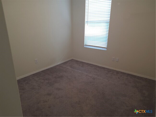 Building Photo - 874 Crested Iris