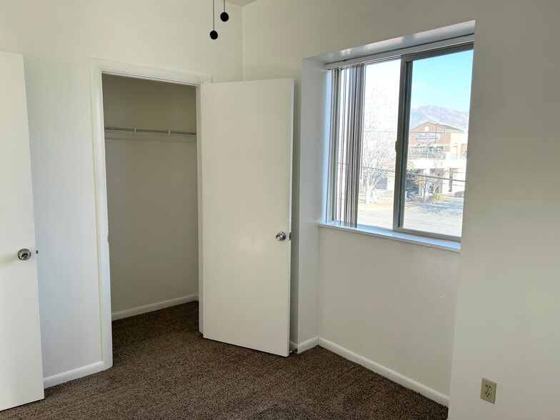 Bedroom Closet - 454 S 500 E