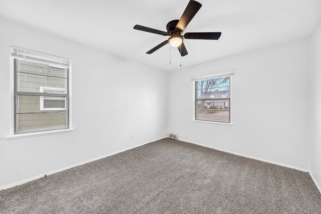 Building Photo - 27151 Farringdon Ave