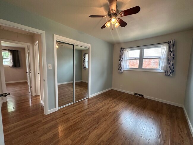 Building Photo - 439 Highview Ave