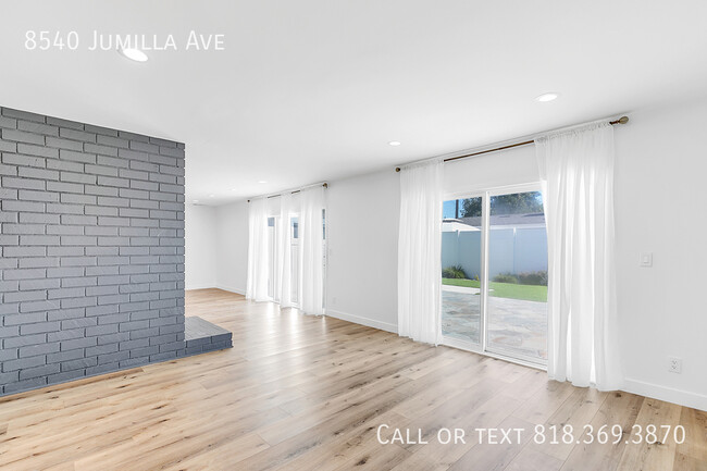 Building Photo - STYLISH AND MODERN 3BR/2BA IN RESIDENTIAL ...