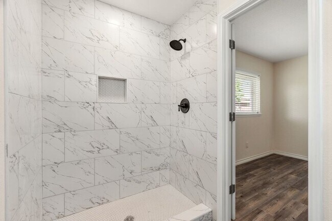 Building Photo - Recently Remodeled 3 bed, 2 bath, with 2-car Garage!