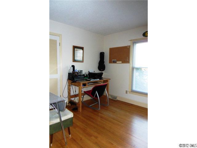 Building Photo - 6512 Springfield Dr