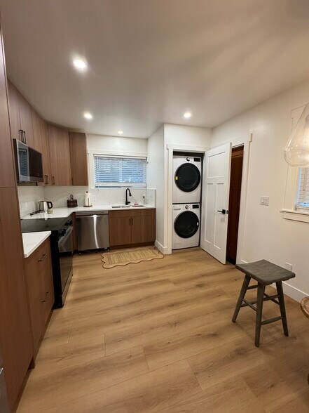 Building Photo - 2203 Boylston Ave E