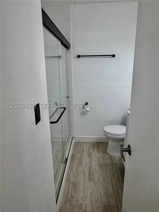Building Photo - 1705 W 57th St