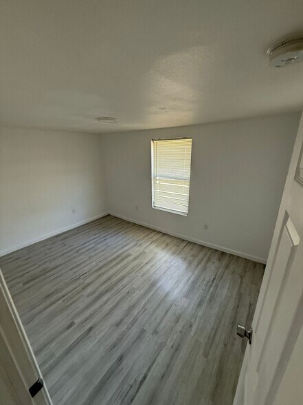 Building Photo - 300 M L King Dr