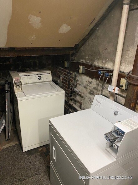 Building Photo - 72 Revere St