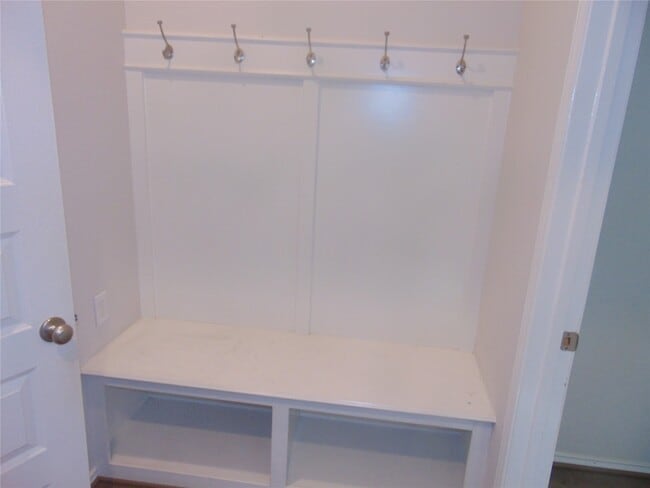 Building Photo - 24978 Tidmor Ln