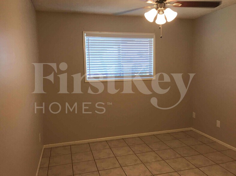 Building Photo - 3204 S Nu Vista Ln