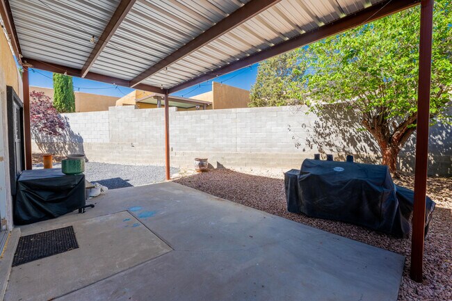 Building Photo - 4929 Black Dr NW