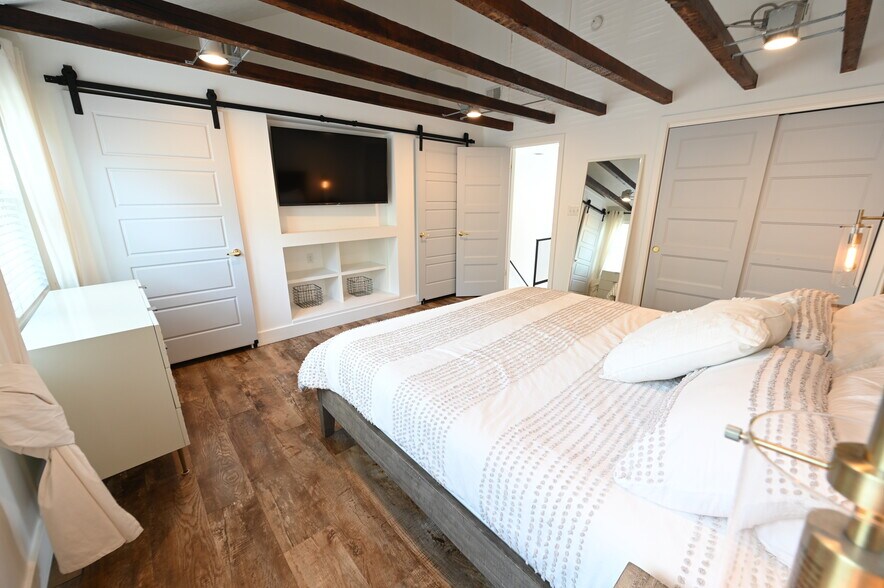 Building Photo - 172 39th St