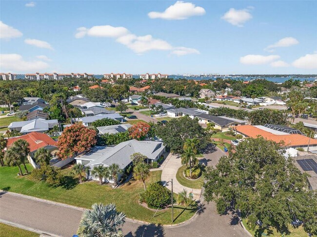 Building Photo - 4300 50th Pl S