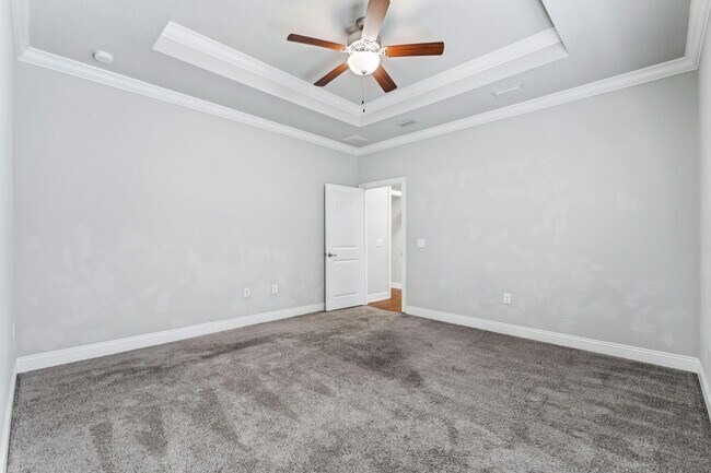 Building Photo - 2381 Belmont Dr