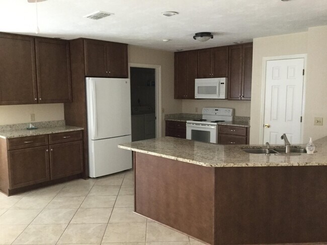 Building Photo - 4280 Riverchase Dr