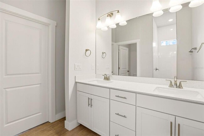 Building Photo - 870 Columbia St