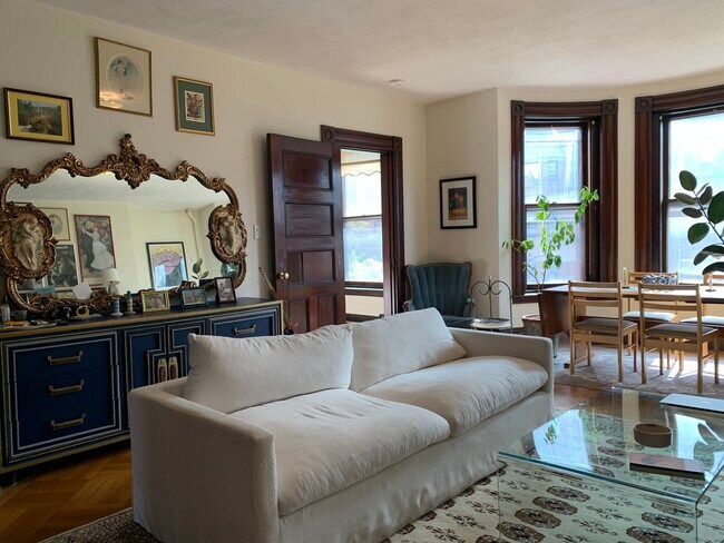 Building Photo - 273 Newbury St