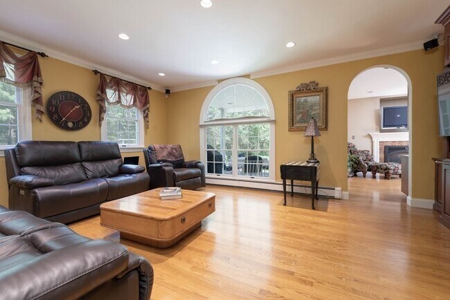 Building Photo - 4 Elliston Rd