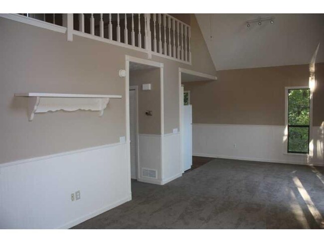 Building Photo - 3836 Clubhouse Dr