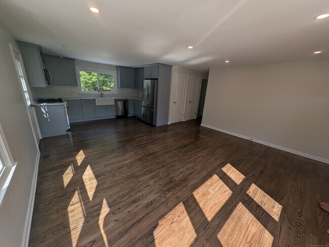 Building Photo - 44 Sunny Ridge Rd