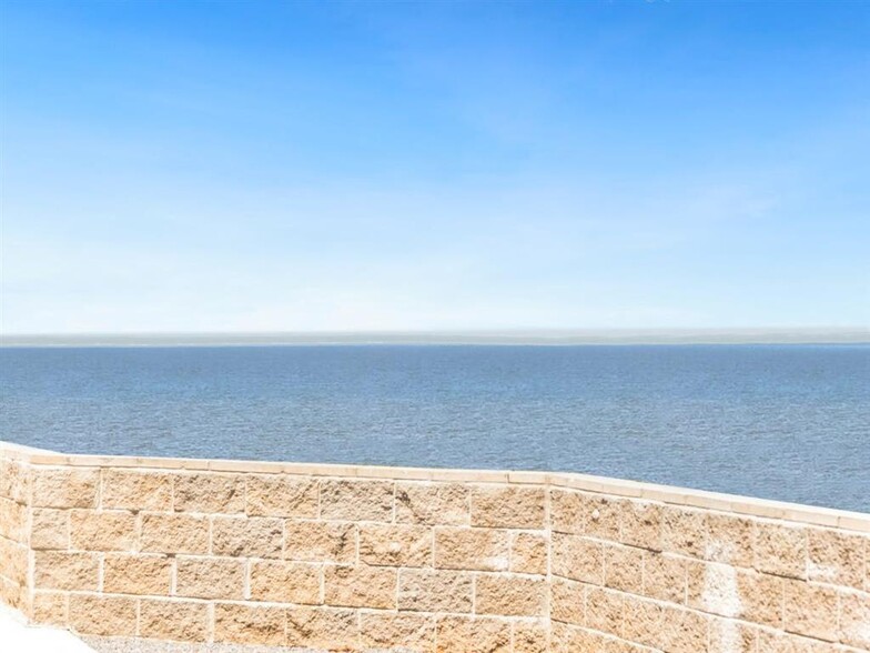 Building Photo - The Overlook at Pensacola Bay