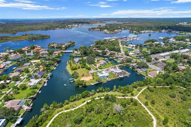 Building Photo - 222 NE 1st Ave