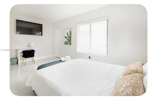 Building Photo - 1301 NW 99th St